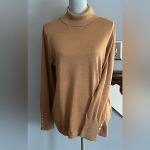New NWT Chico’s Camel Color Metallic Gold Flecks metal stud on cuff top sz large